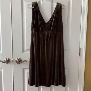 Sleeveless empire waist velvet dress